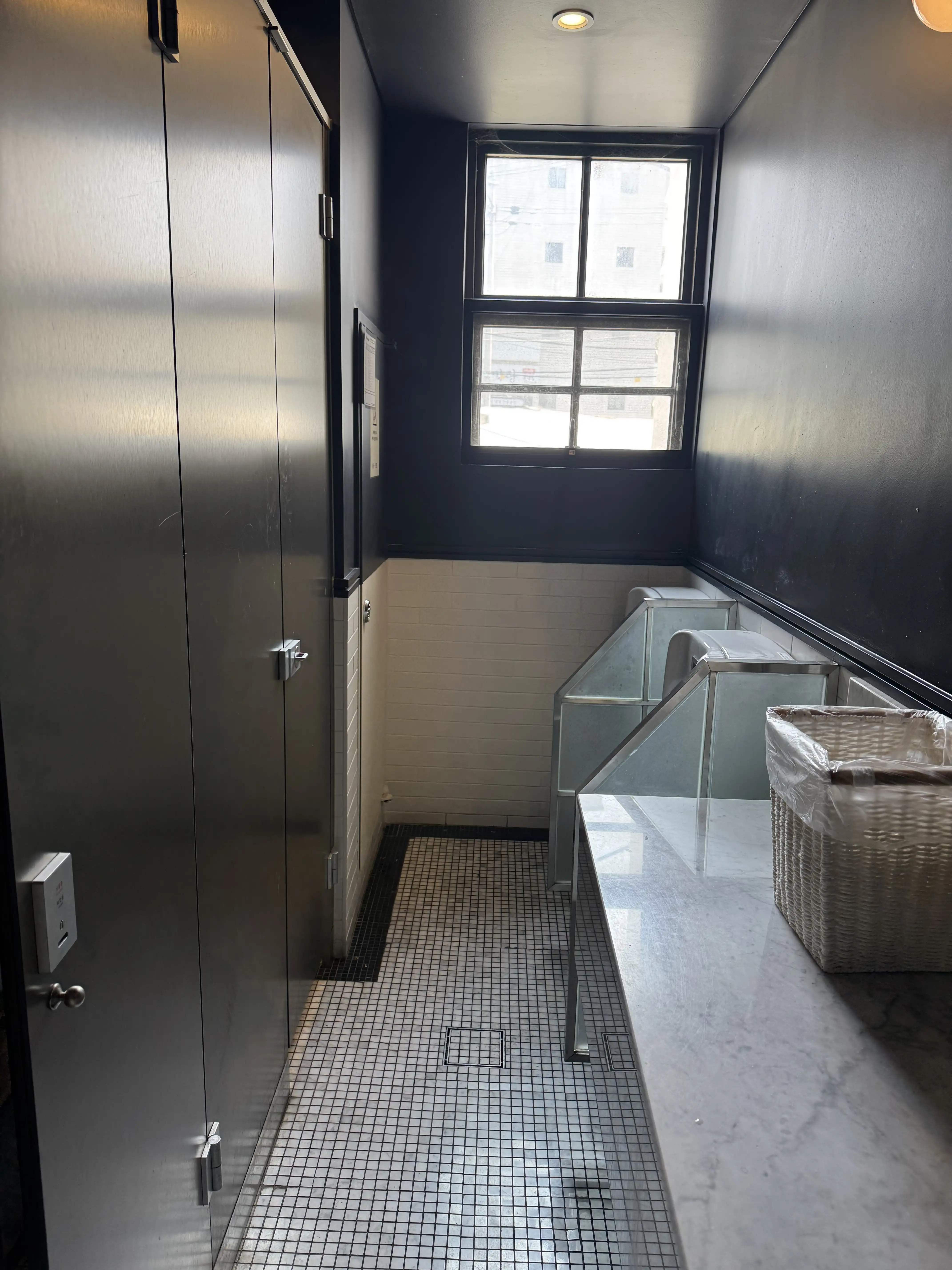 화장실 내부 디테일