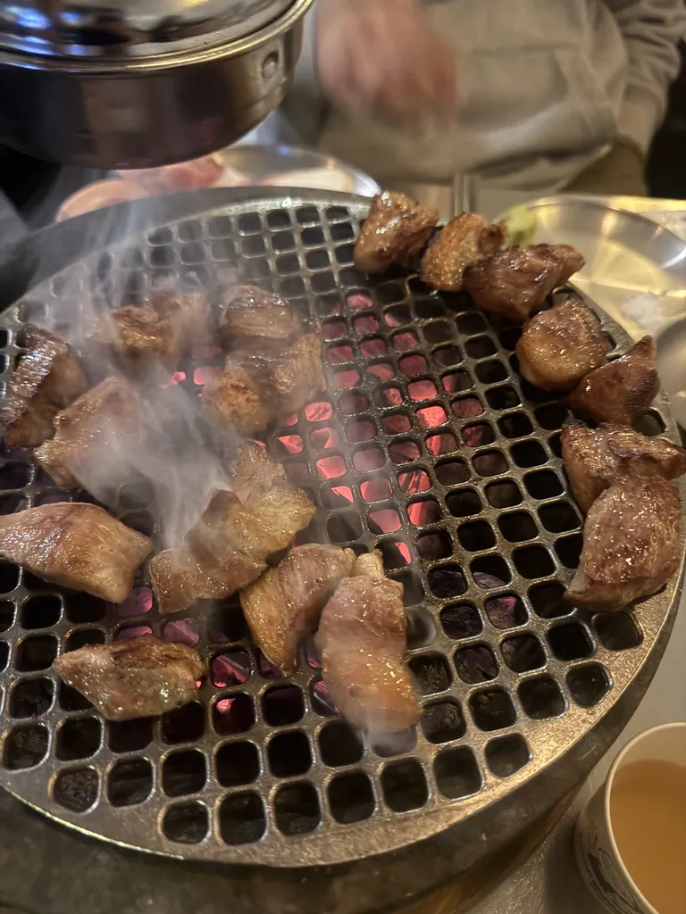 쫄깃하고 고소하게 구워진 신촌 창돈 가브리살